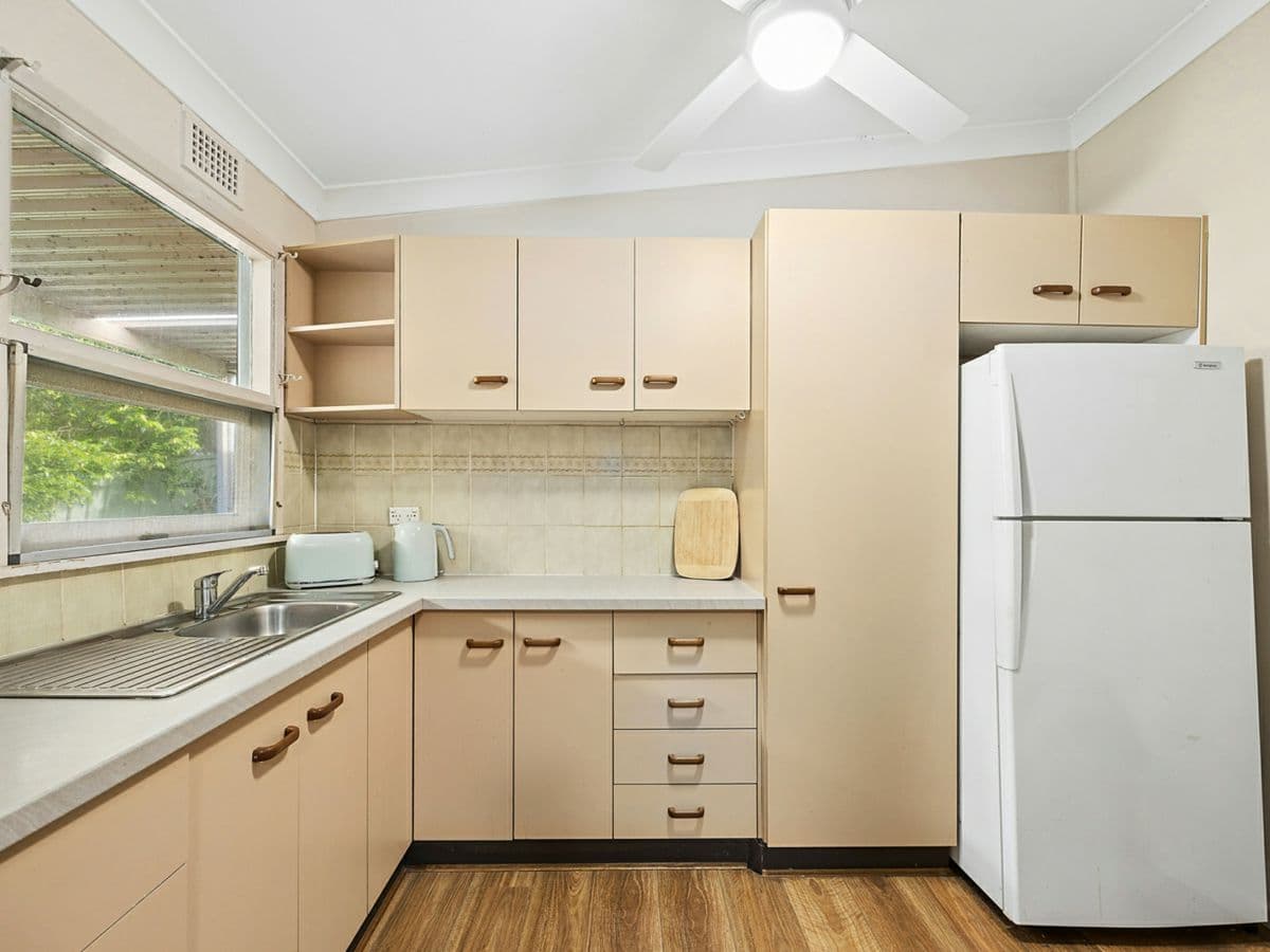 37 Noorong Avenue, FORRESTERS BEACH, Forresters Beach - Thumbnail 5