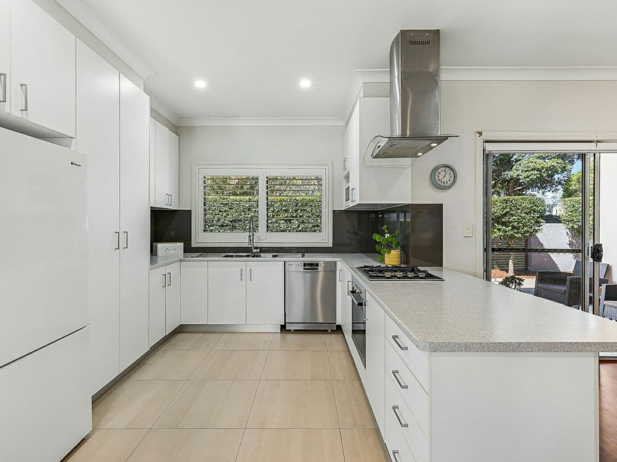 25a Cambrai Avenue, ENGADINE, Engadine - Thumbnail 2