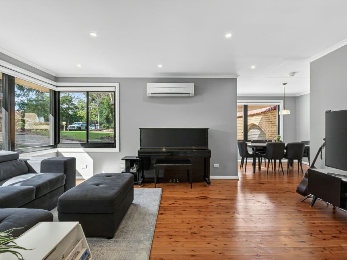 17 Sanders Crescent, KINGS LANGLEY, Kings Langley - Thumbnail 3
