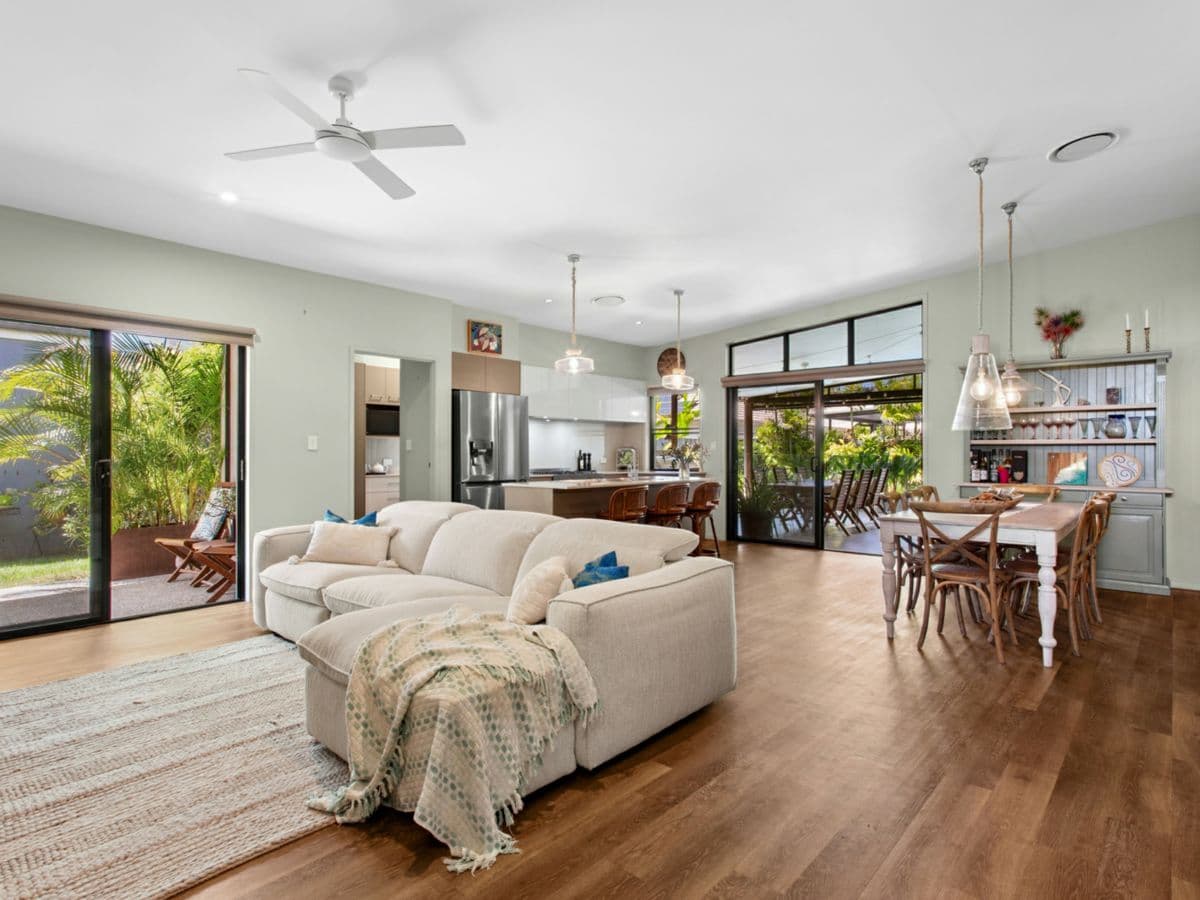 53 Birchgrove Circuit, BARINGA, Baringa - Thumbnail 6
