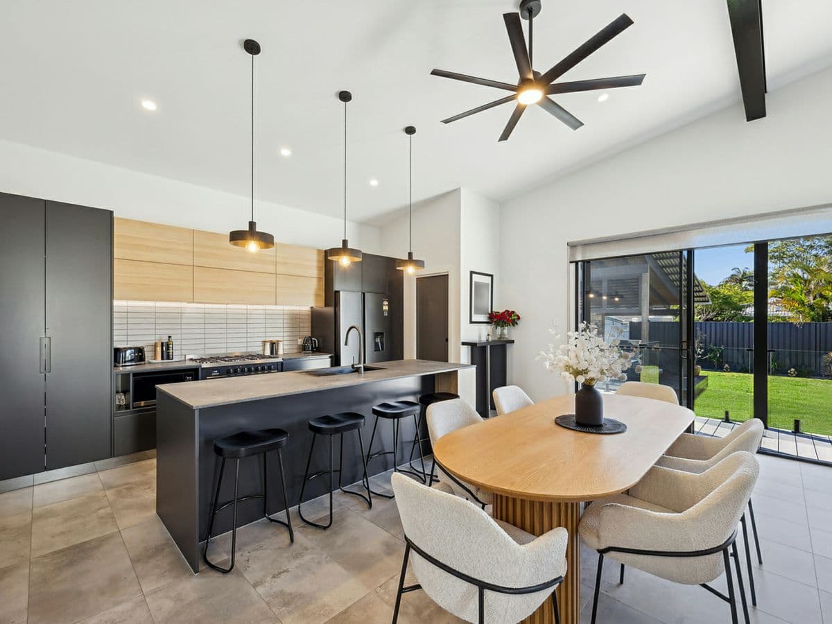 11 Colleen Street, BERKELEY VALE, Berkeley Vale - Thumbnail 2