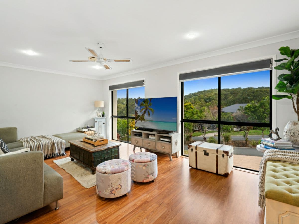 19 Observatory Drive, REEDY CREEK, Reedy Creek - Thumbnail 5