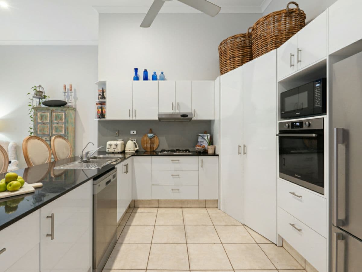 19 Observatory Drive, REEDY CREEK, Reedy Creek - Thumbnail 7