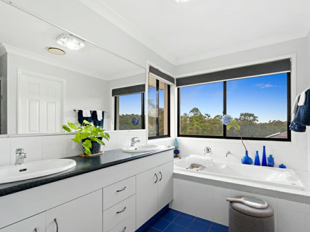 19 Observatory Drive, REEDY CREEK, Reedy Creek - Thumbnail 8