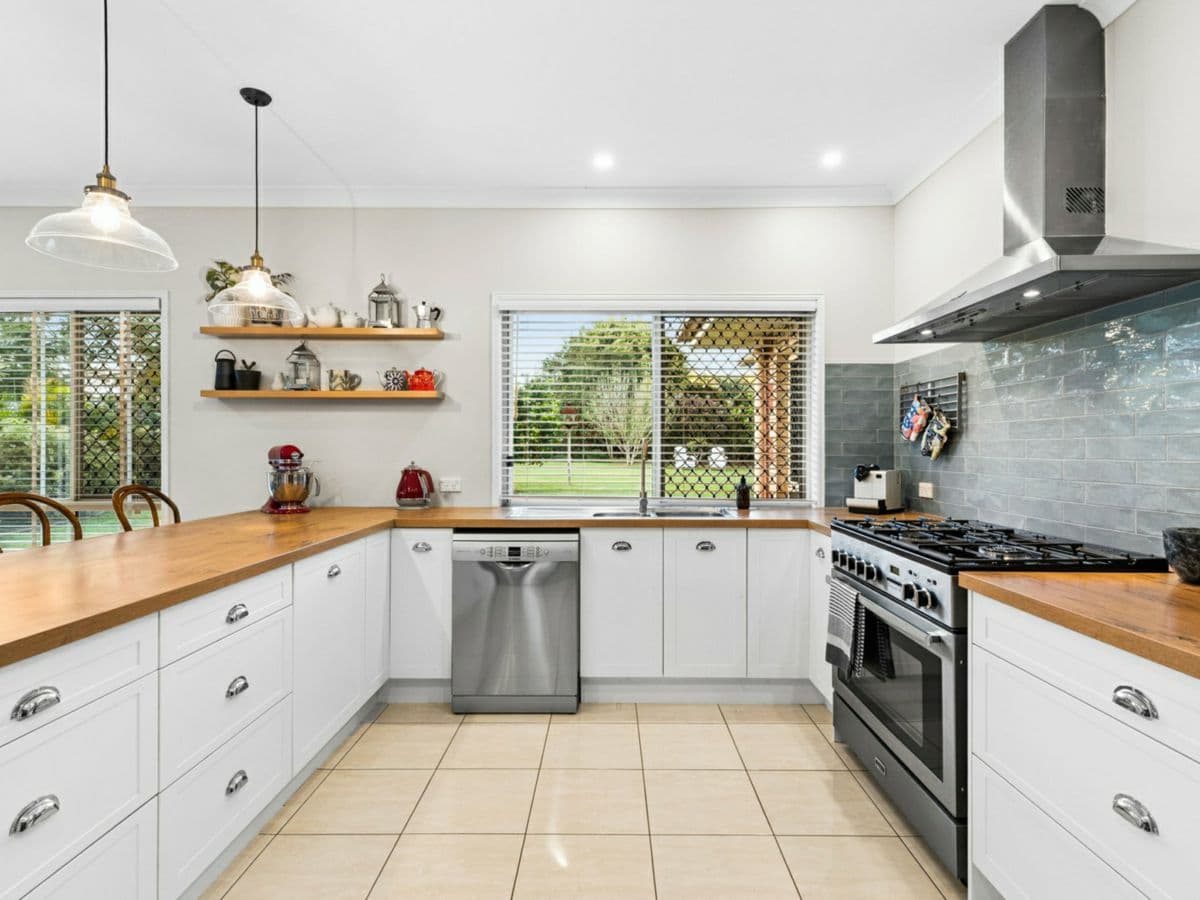 25 Allan Avenue, GLASS HOUSE MOUNTAINS, Glass House Mountains - Thumbnail 7