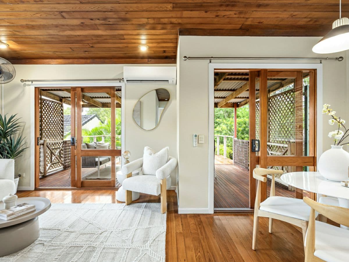 1 Napier Street, ST LUCIA, St Lucia - Thumbnail 2