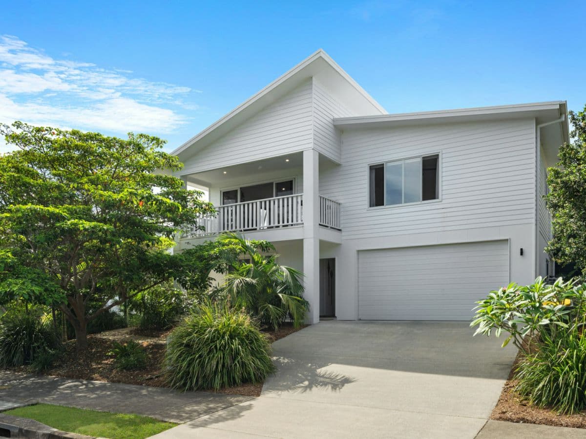 273 Hutley Drive, SKENNARS HEAD, Skennars Head - Thumbnail 2