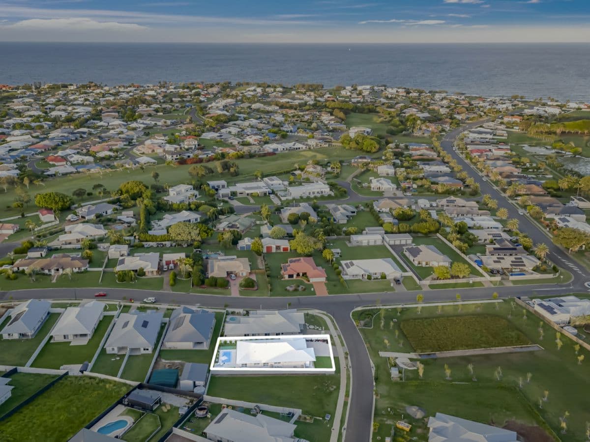 4 Sarazen Street, CORAL COVE, Coral Cove - Thumbnail 3