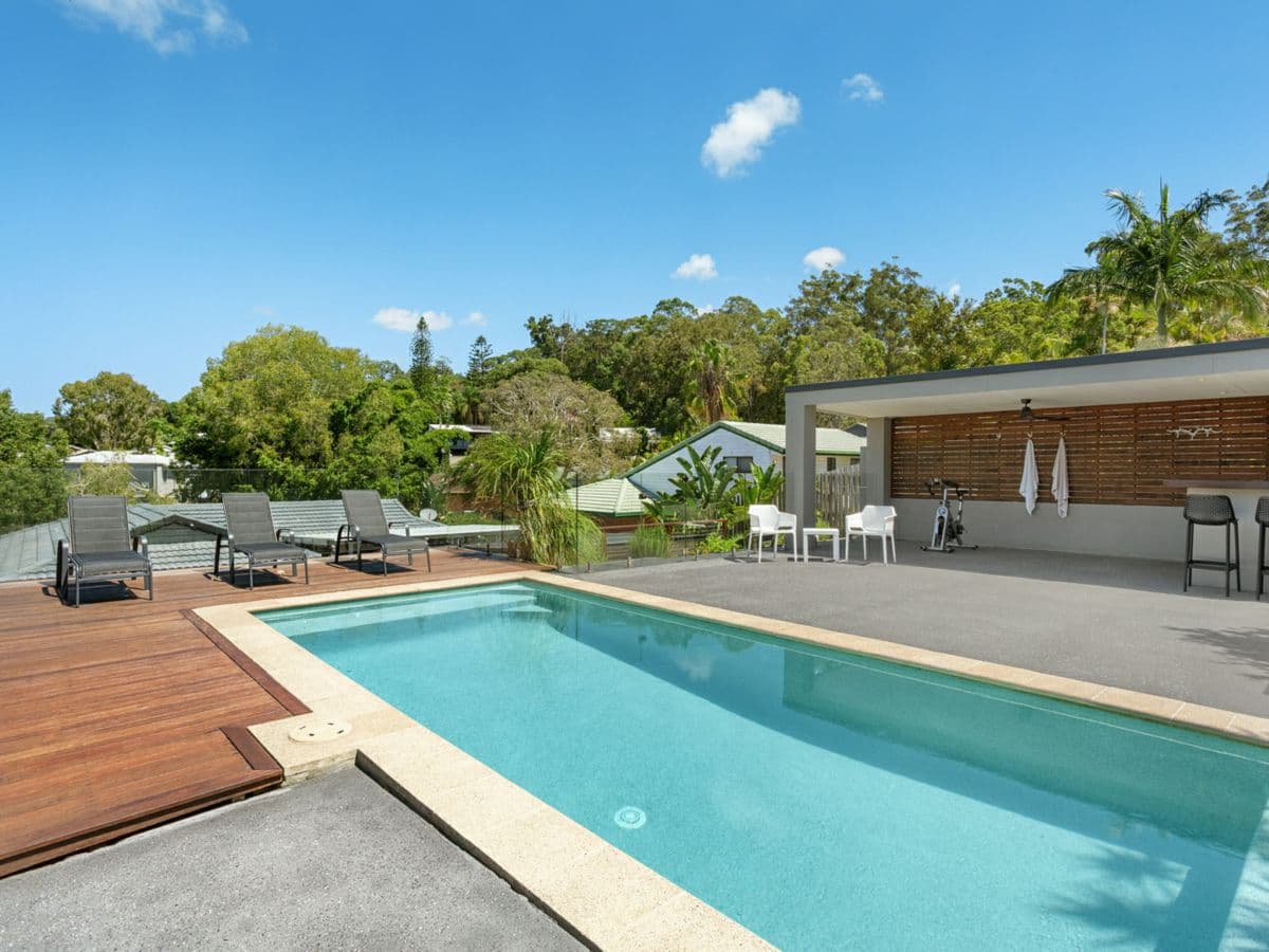 9 Billabong Court, CURRUMBIN WATERS, Currumbin Waters - Thumbnail 2