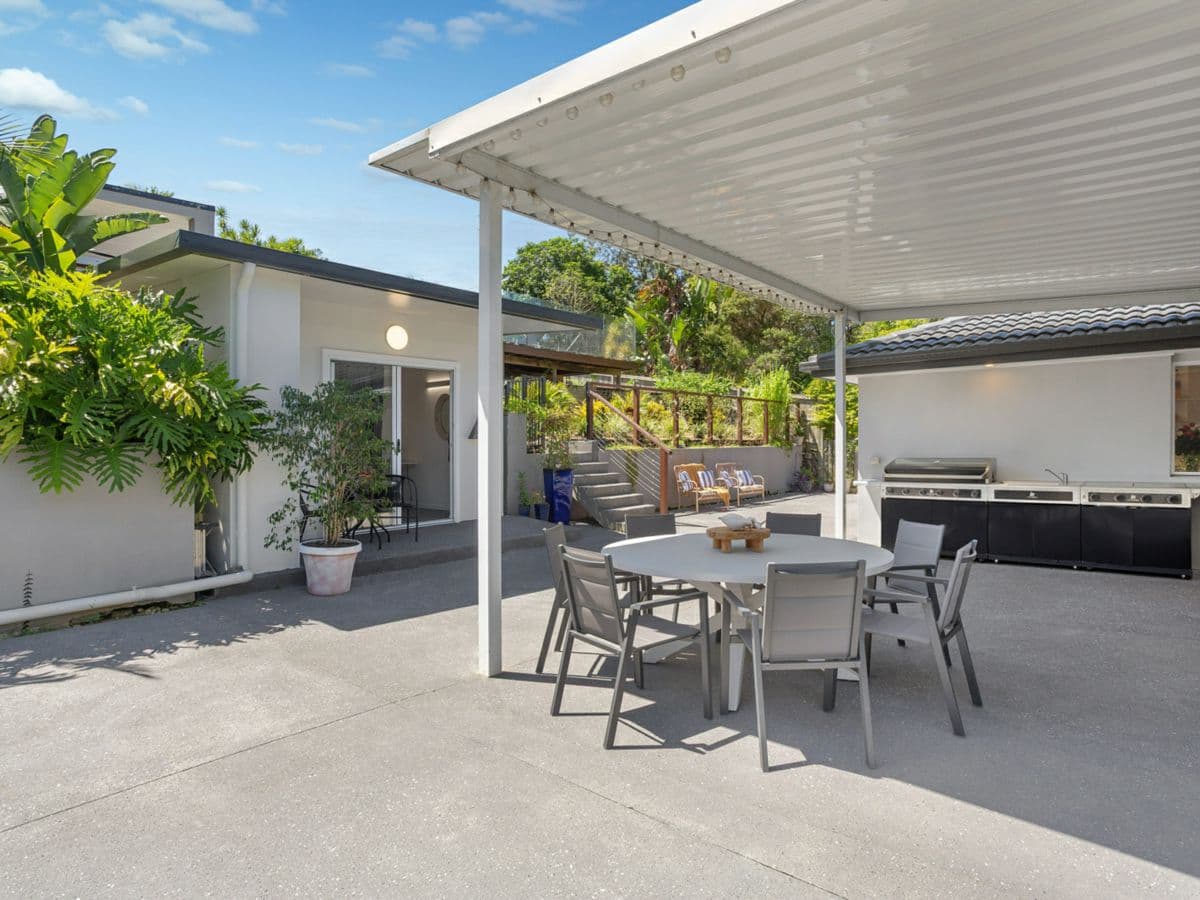 9 Billabong Court, CURRUMBIN WATERS, Currumbin Waters - Thumbnail 4