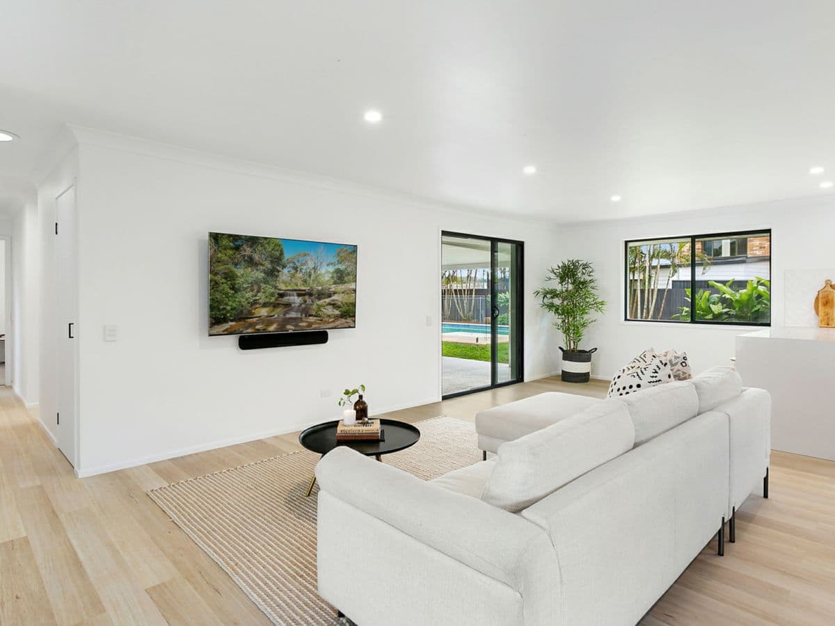9 Rattan Court, ELANORA, Elanora - Thumbnail 4
