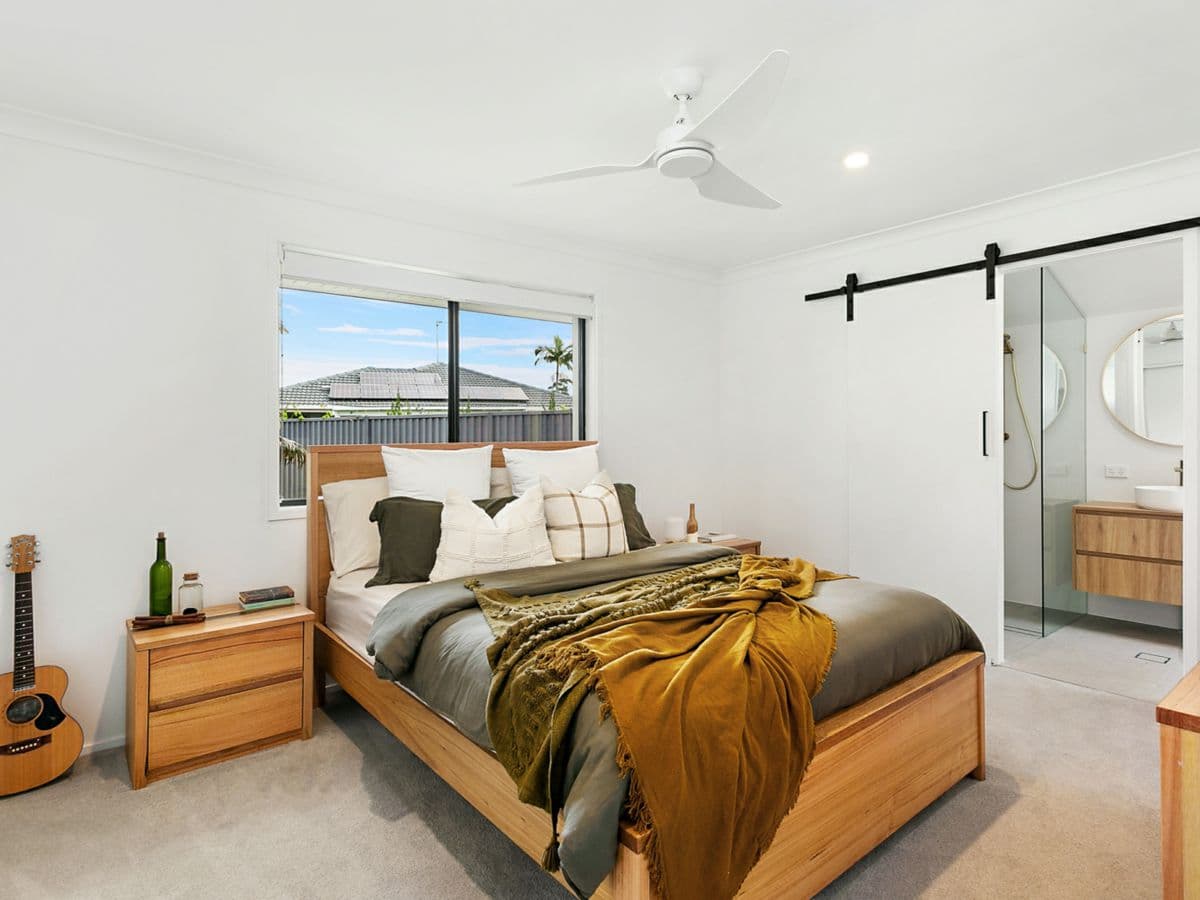 9 Rattan Court, ELANORA, Elanora - Thumbnail 5