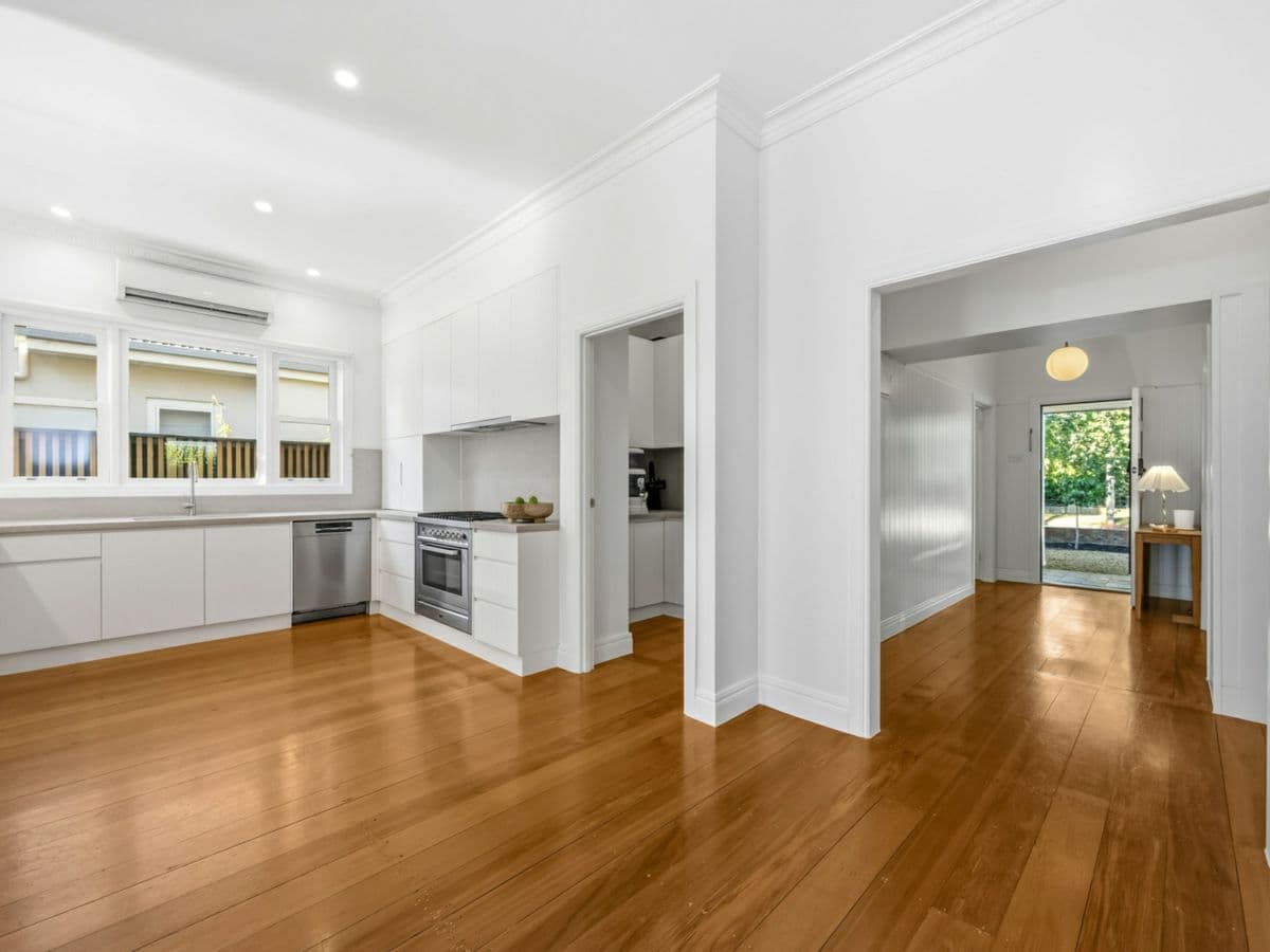 11 Colpin Avenue, LAKE WENDOUREE, Lake Wendouree - Thumbnail 5