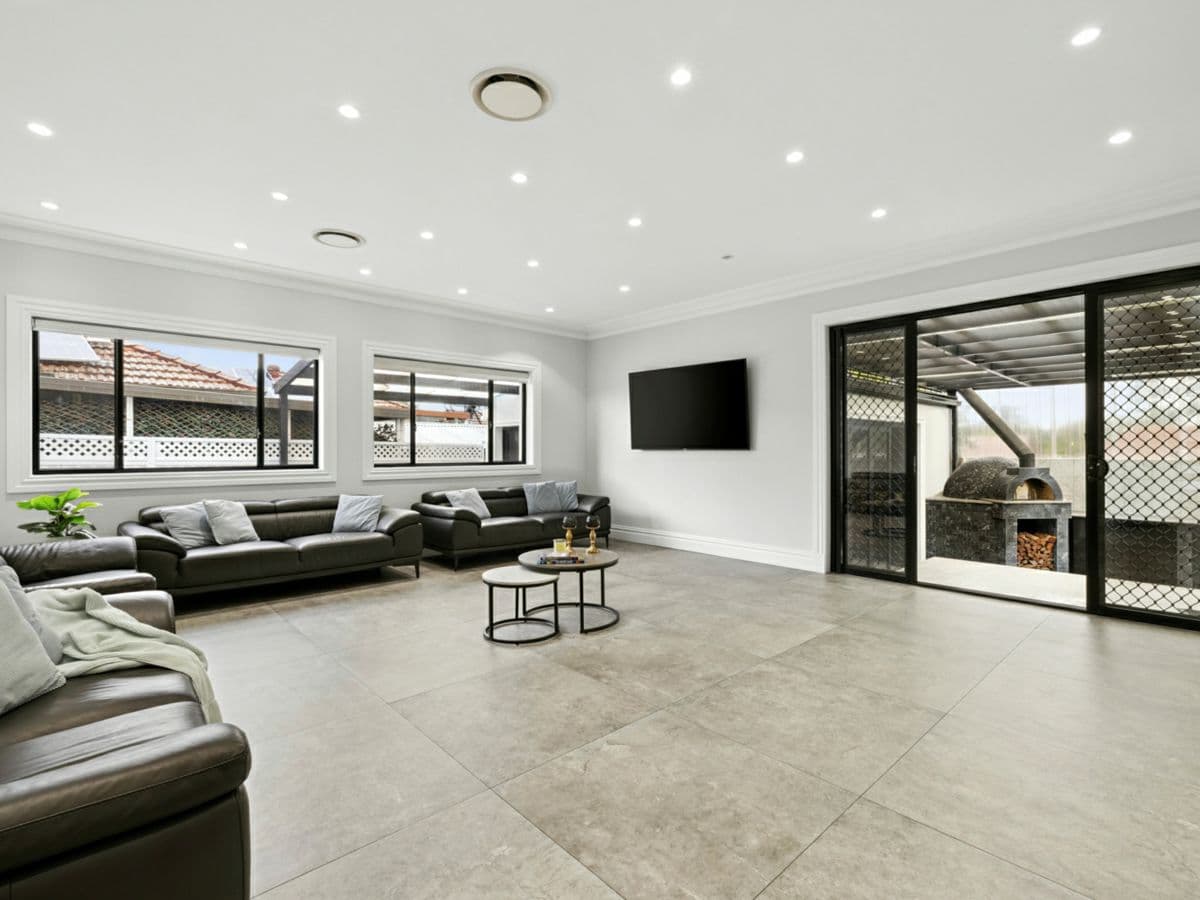 3 Dunlop Street, ROSELANDS, Roselands - Thumbnail 3