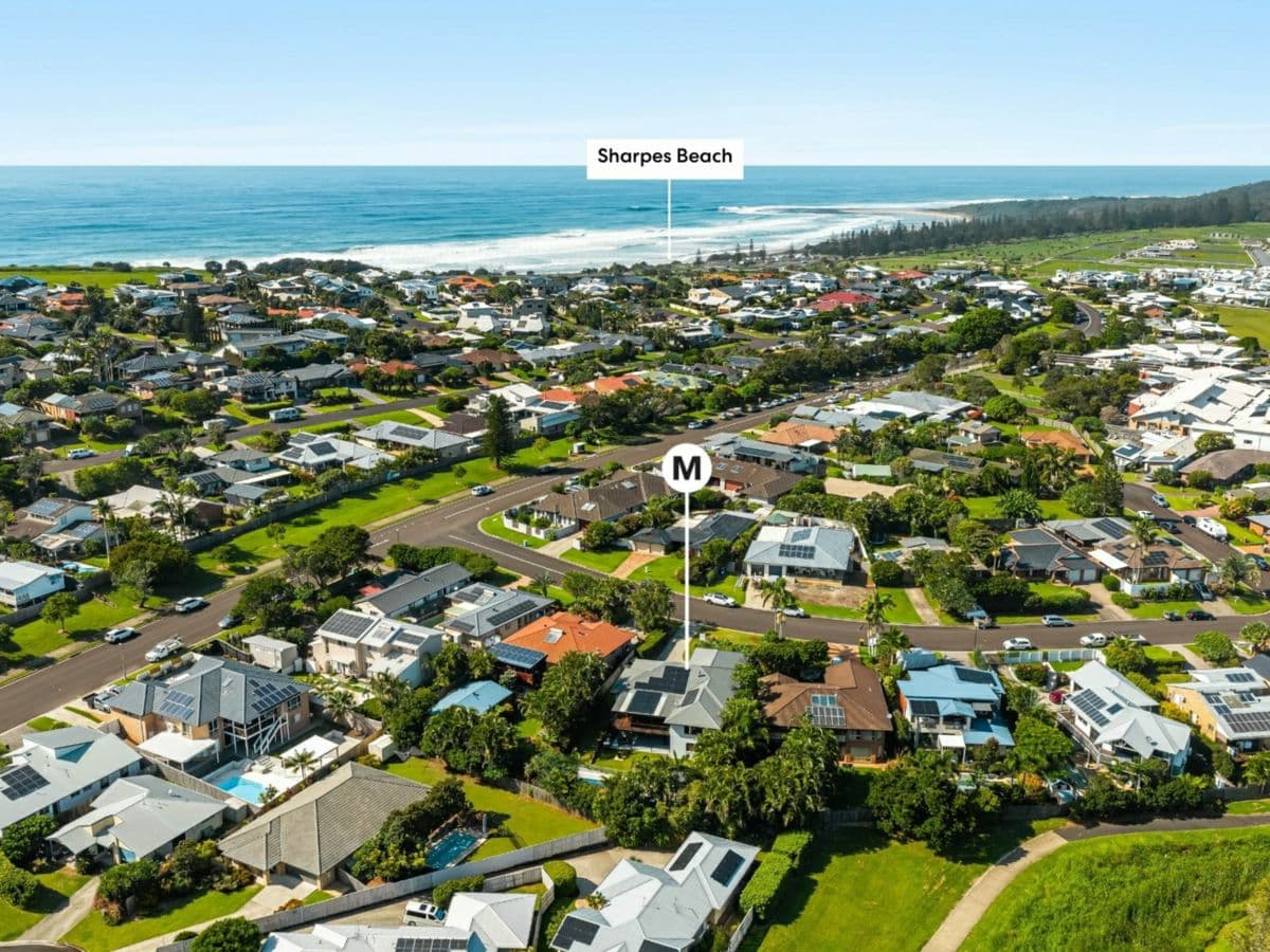 6 Isabella Drive, SKENNARS HEAD, Skennars Head - Thumbnail 2