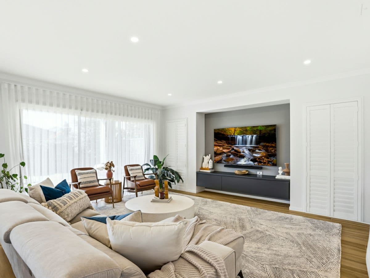 64 Sundowner Parkway, GABLES, Gables - Thumbnail 3