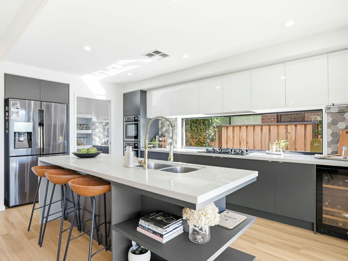 64 Sundowner Parkway, GABLES, Gables - Thumbnail 7