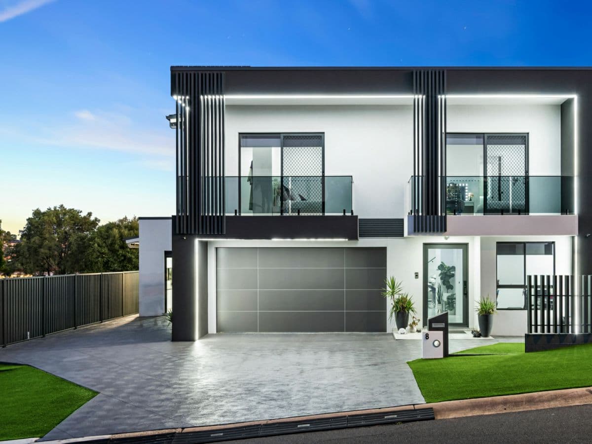 8 Figtree Crescent, GLEN ALPINE, Glen Alpine - Image 1