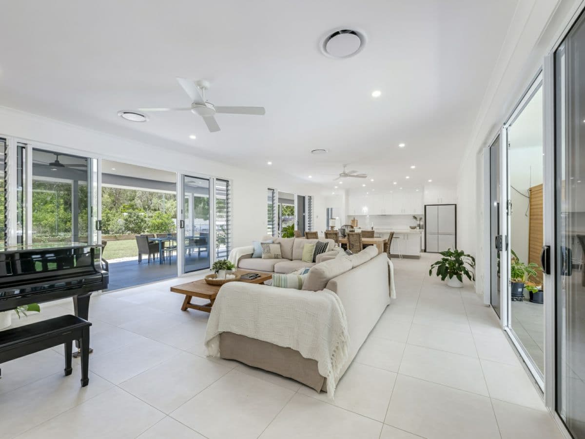 39 Sylvan Drive, MOORE PARK BEACH, Moore Park Beach - Image 1