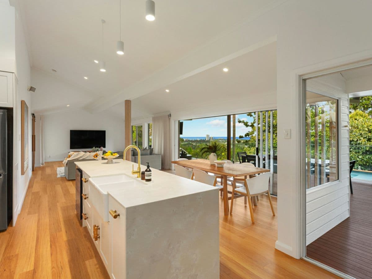 5 Coogee Court, ELANORA, Elanora - Thumbnail 4