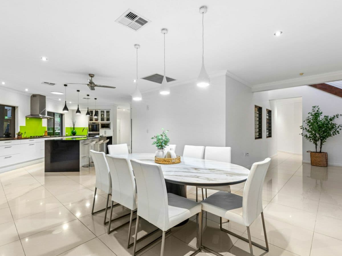 74 Lachlan Crescent, BEERWAH, Beerwah - Thumbnail 2
