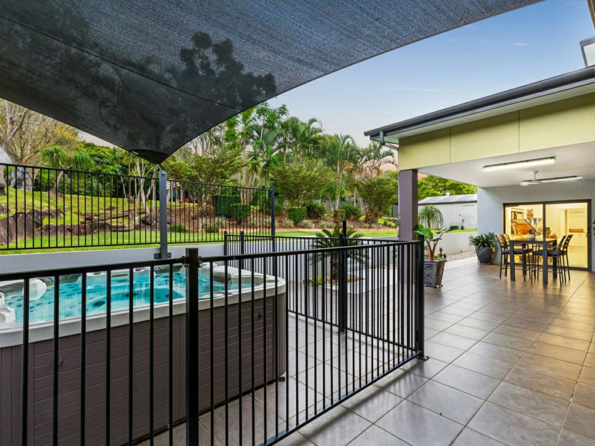 74 Lachlan Crescent, BEERWAH, Beerwah - Thumbnail 4