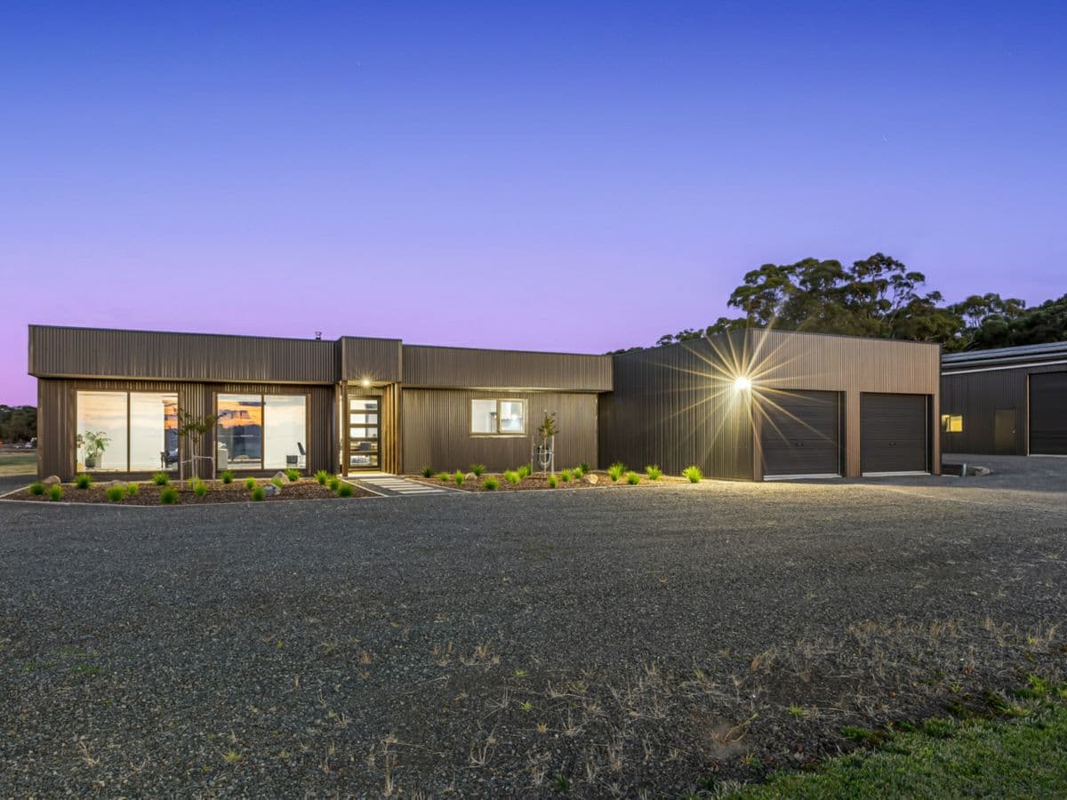 19 Davies Court, SNAKE VALLEY, Snake Valley - Image 1