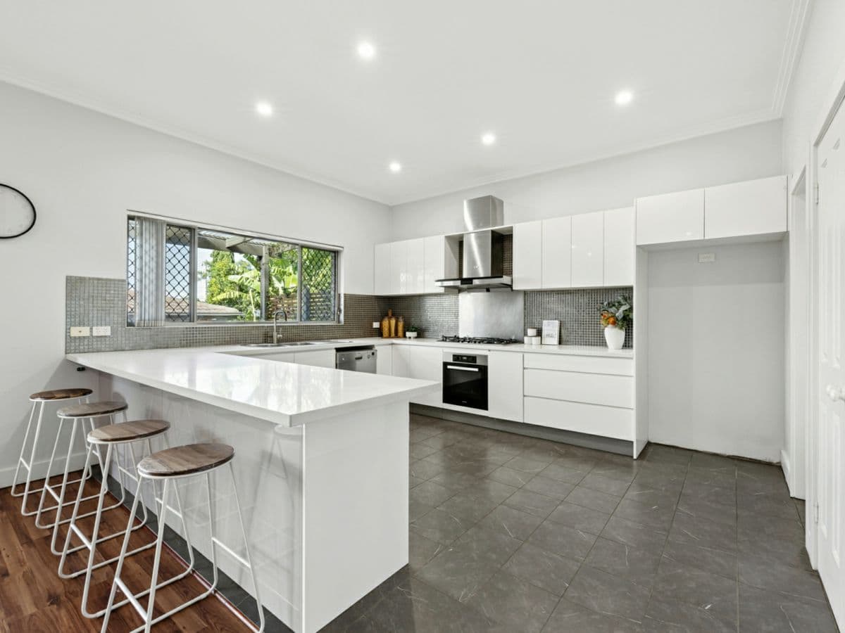 22 Cronulla Street, CARLTON, Carlton - Thumbnail 2