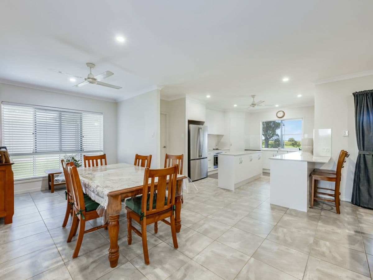 1065 Elliott Heads Road, INNES PARK, Innes Park - Thumbnail 7