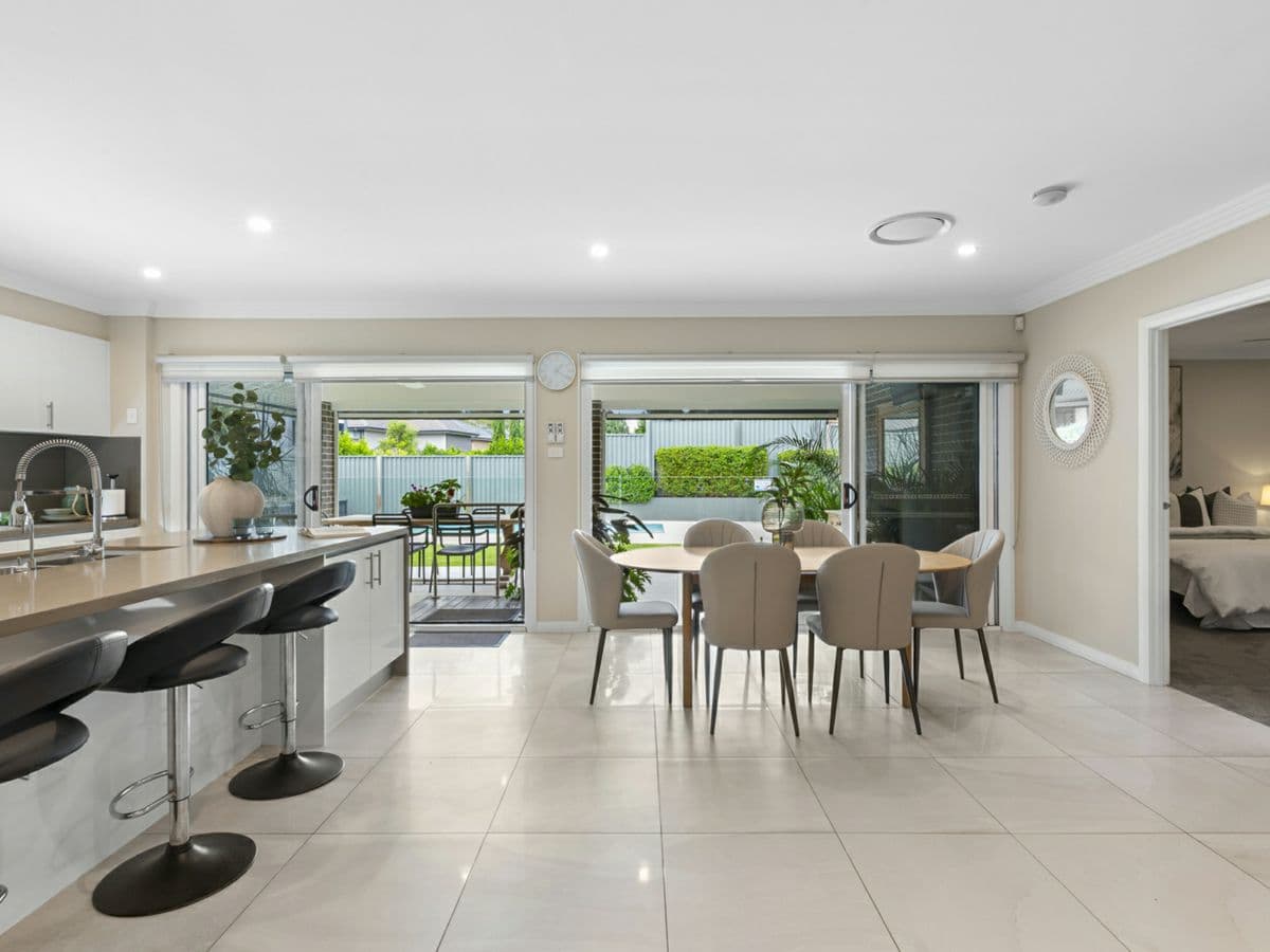 11 Applegum Crescent, NORTH KELLYVILLE, North Kellyville - Thumbnail 3