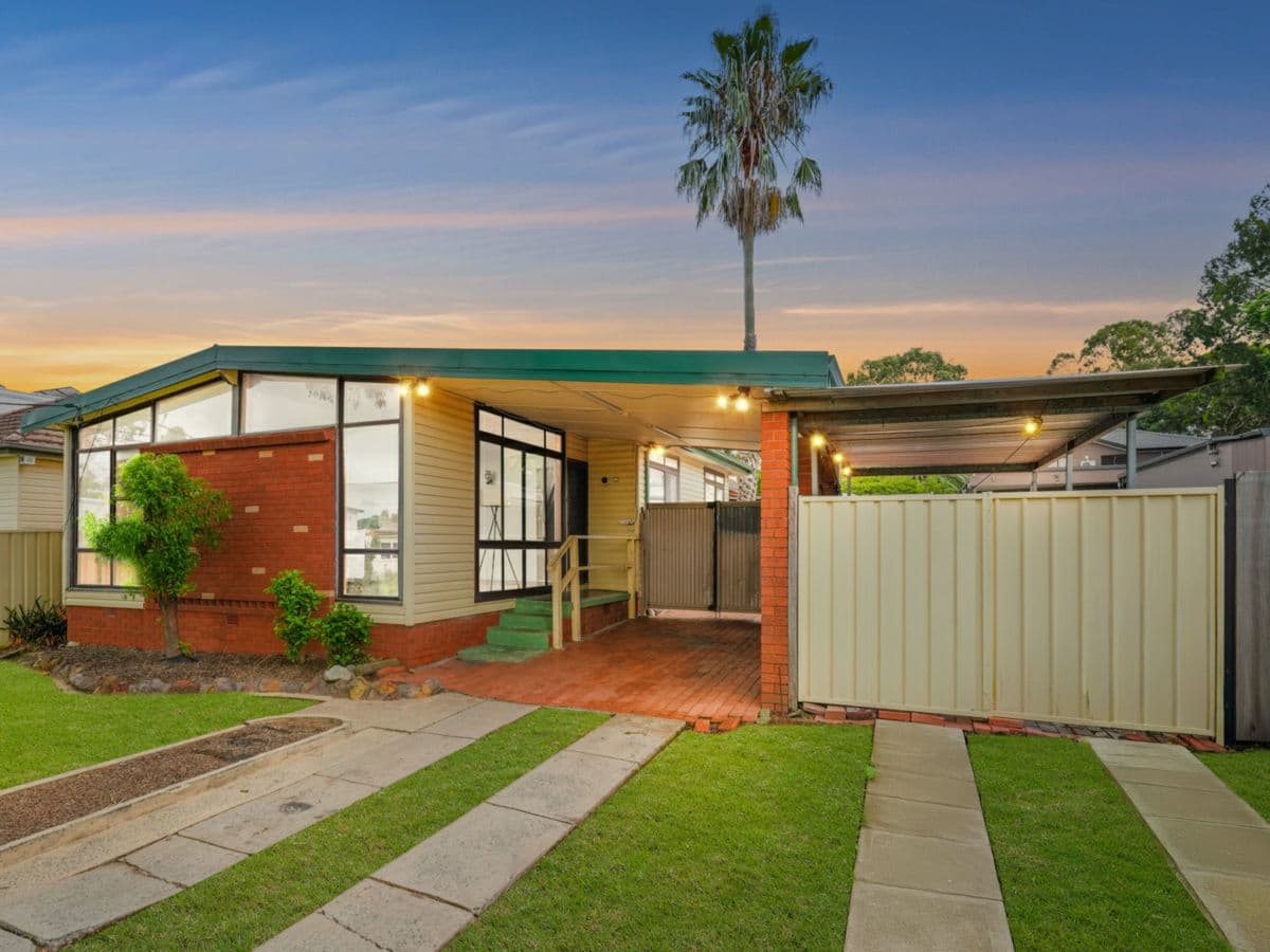 10 Endeavour Road, GEORGES HALL, Georges Hall - Image 1
