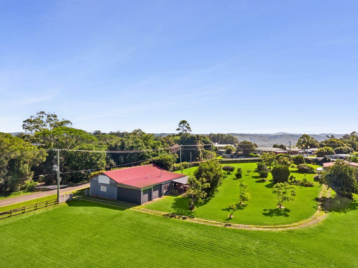 121 Western Avenue, MONTVILLE, Montville - Image 1