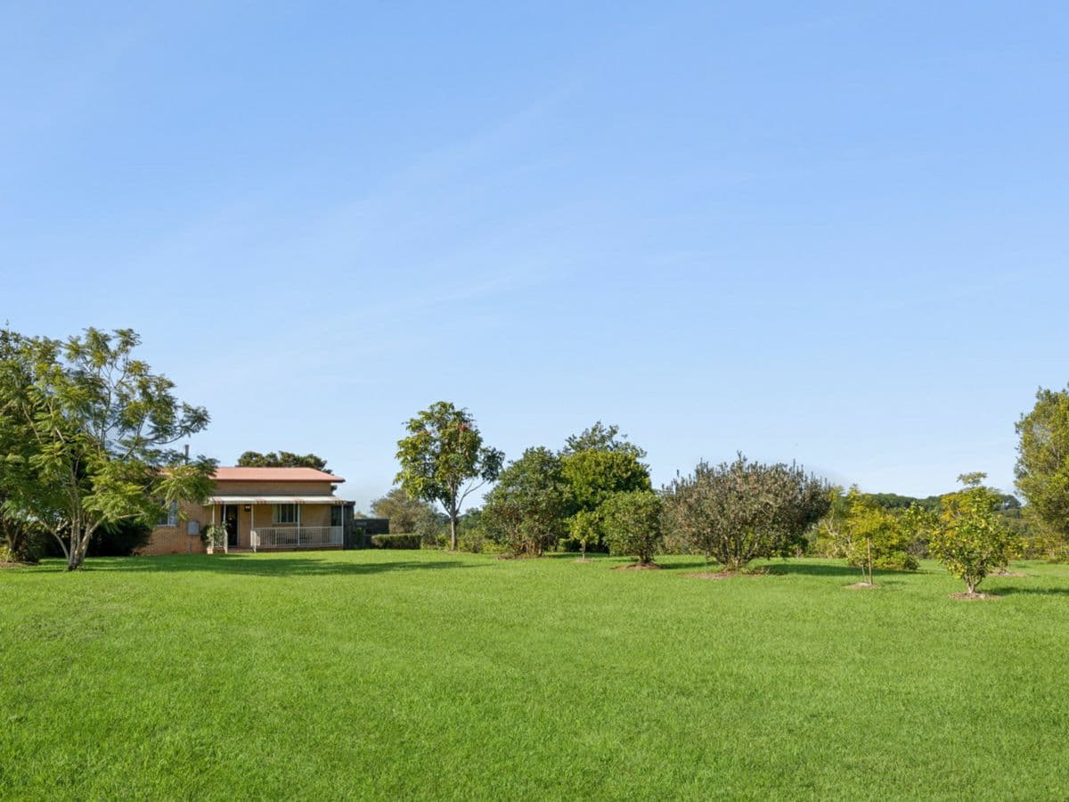 121 Western Avenue, MONTVILLE, Montville - Thumbnail 3