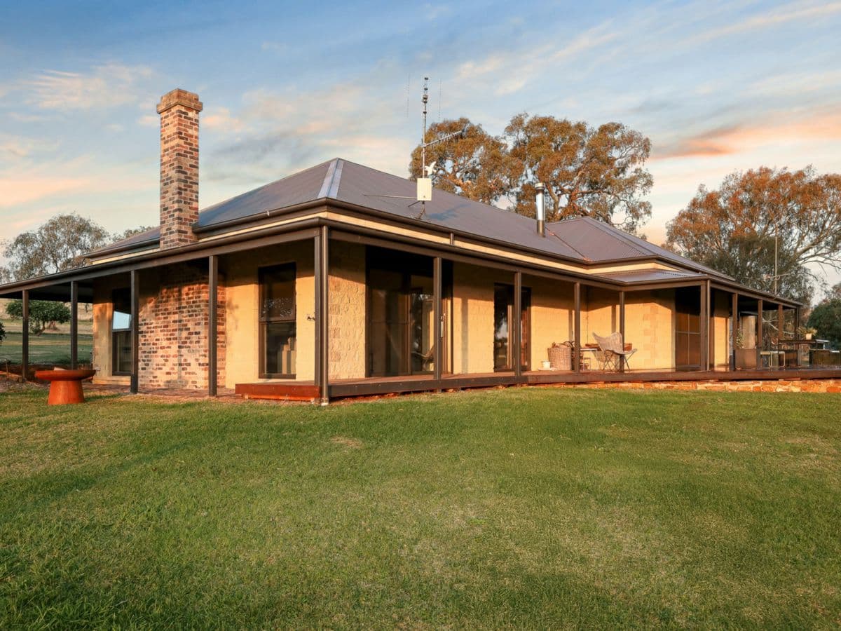 75 McLeod Lane, MANSFIELD, Mansfield - Thumbnail 2