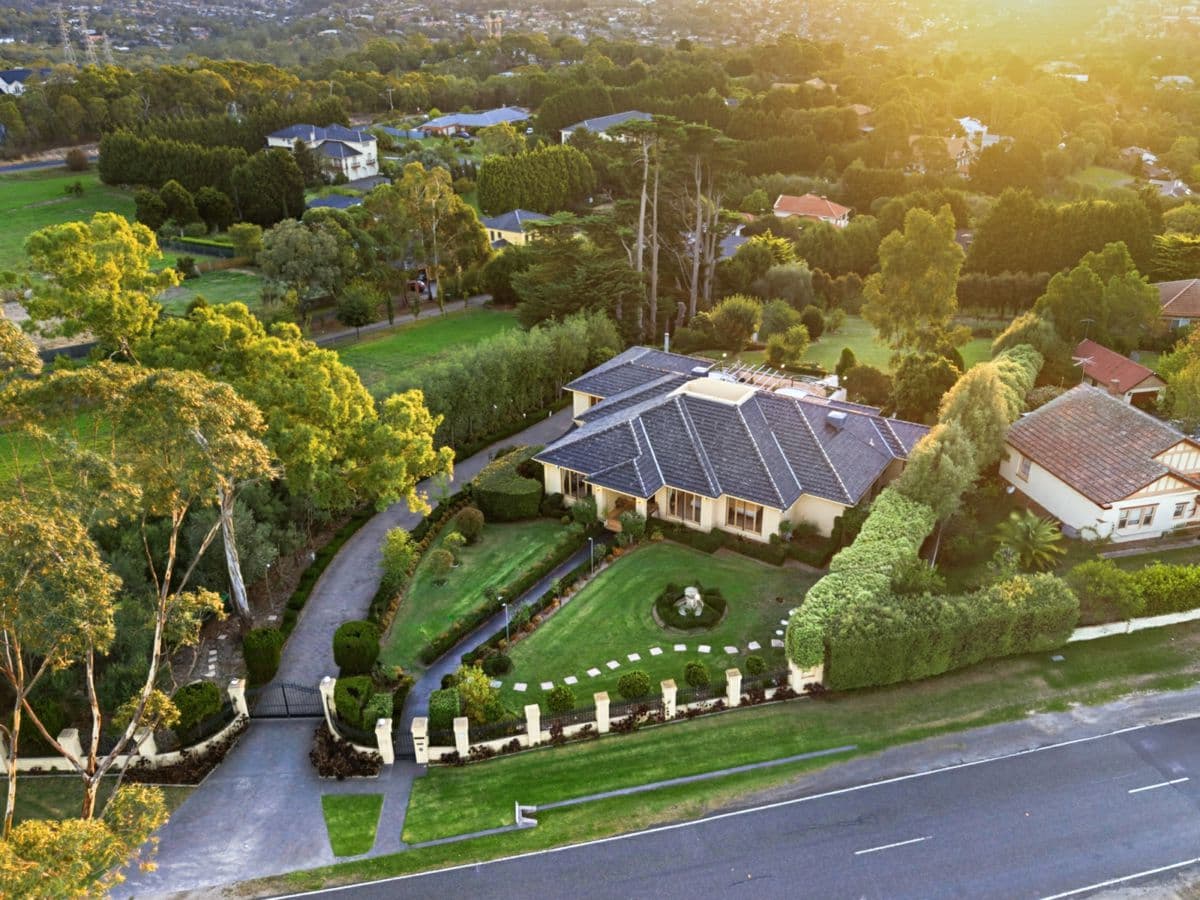239-241 Tindals Road, WARRANDYTE, Warrandyte - Thumbnail 2