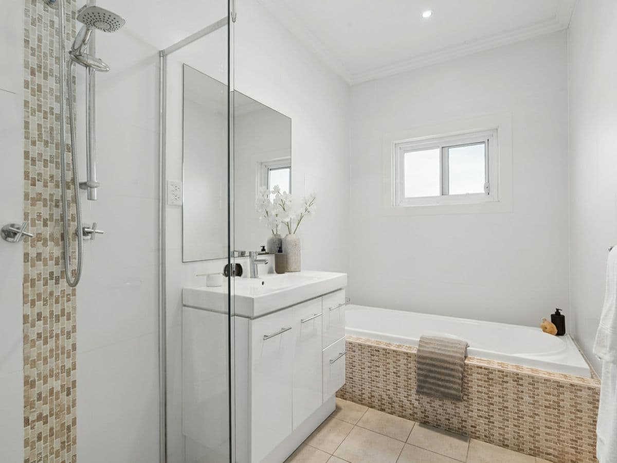115 Eastview Avenue, NORTH RYDE, North Ryde - Thumbnail 4