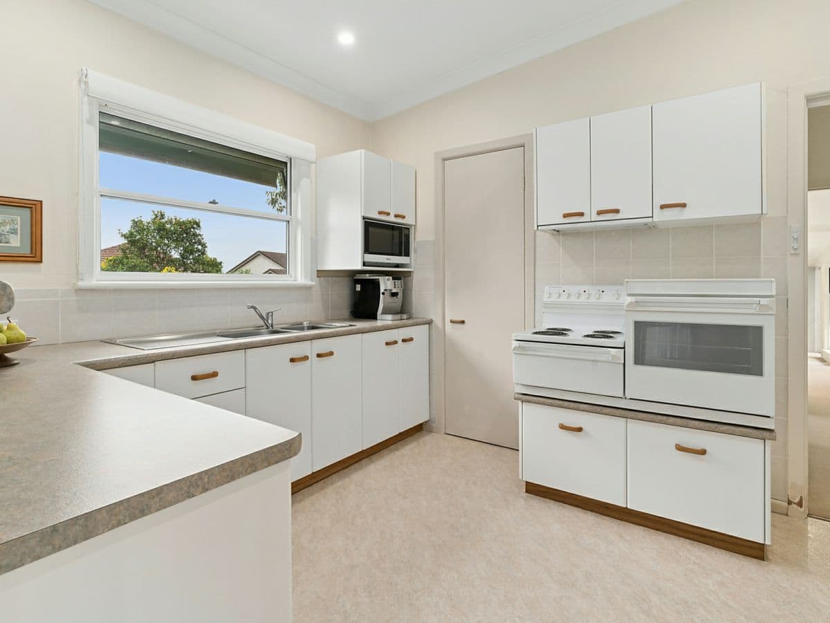 96 Ramsay Road, PICNIC POINT, Picnic Point - Thumbnail 5
