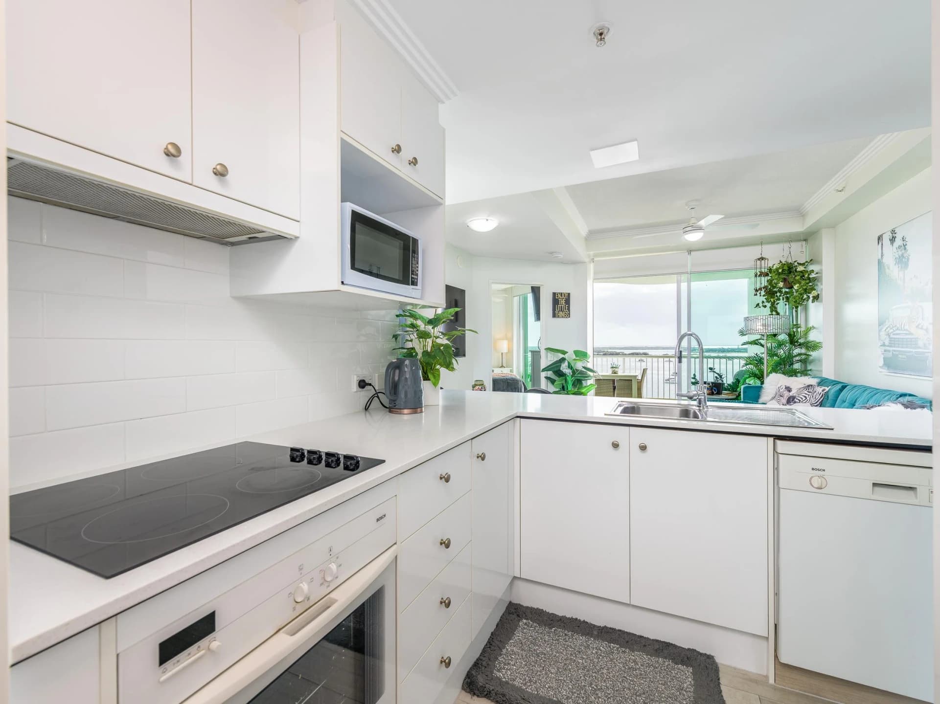 1101 / 182-192 Marine Parade, Labrador QLD 4215, Labrador - Thumbnail 7