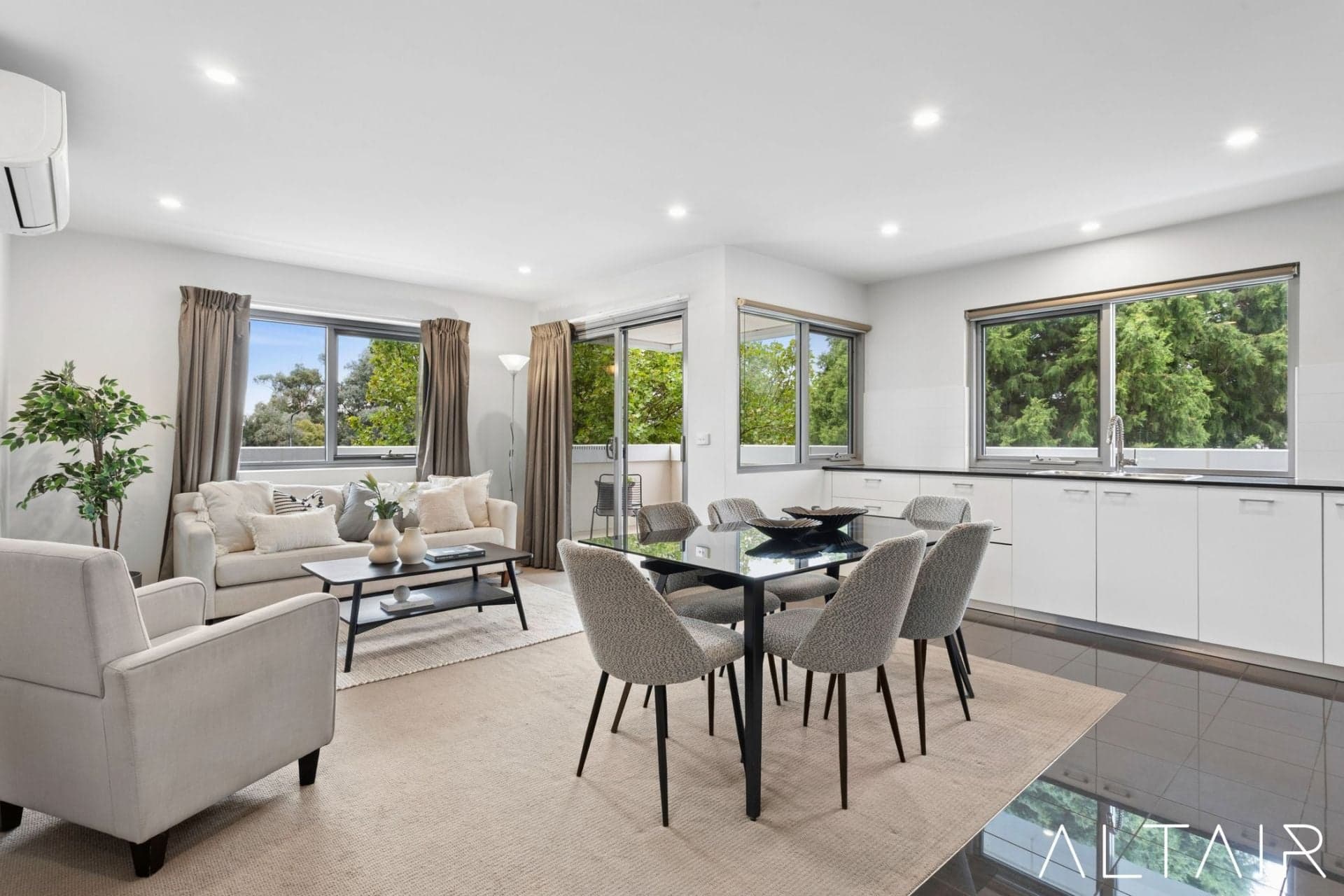 54/10 Ipima Street, Braddon, ACT, Braddon - Thumbnail 2