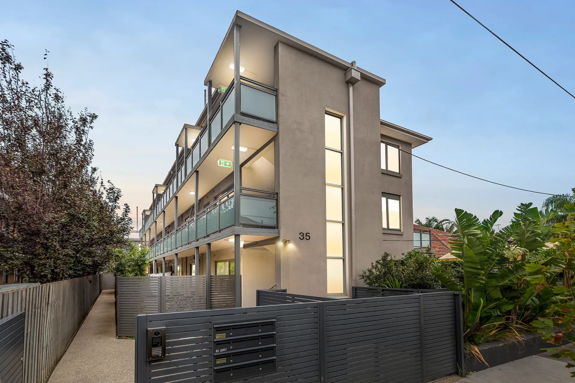 3/35 Pine Avenue, Elwood - Thumbnail 2