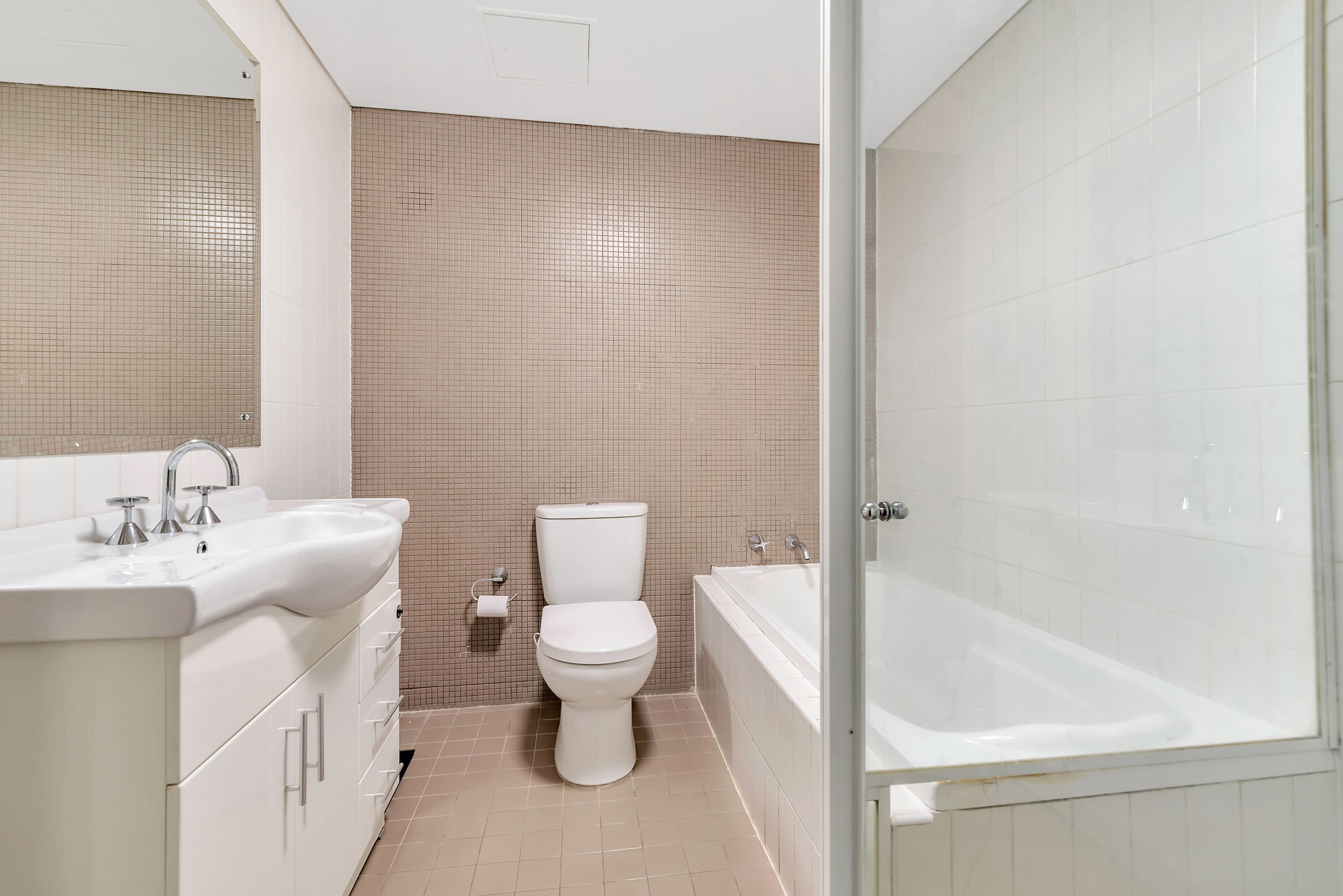 51/33-39 Lachlan Street, Warwick Farm NSW 2170, Warwick Farm - Thumbnail 6