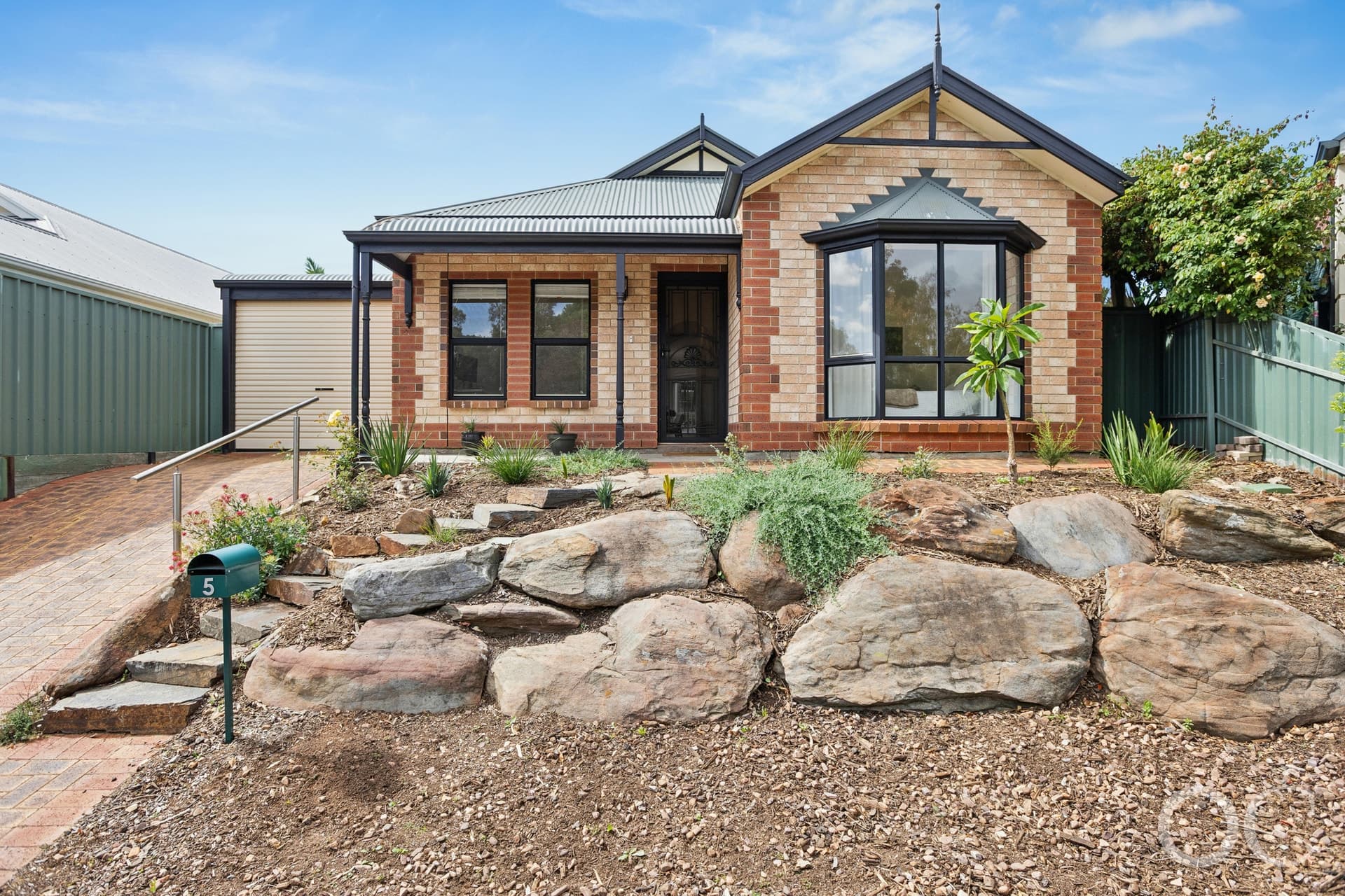5 Tandana Court, Happy Valley - Thumbnail 2