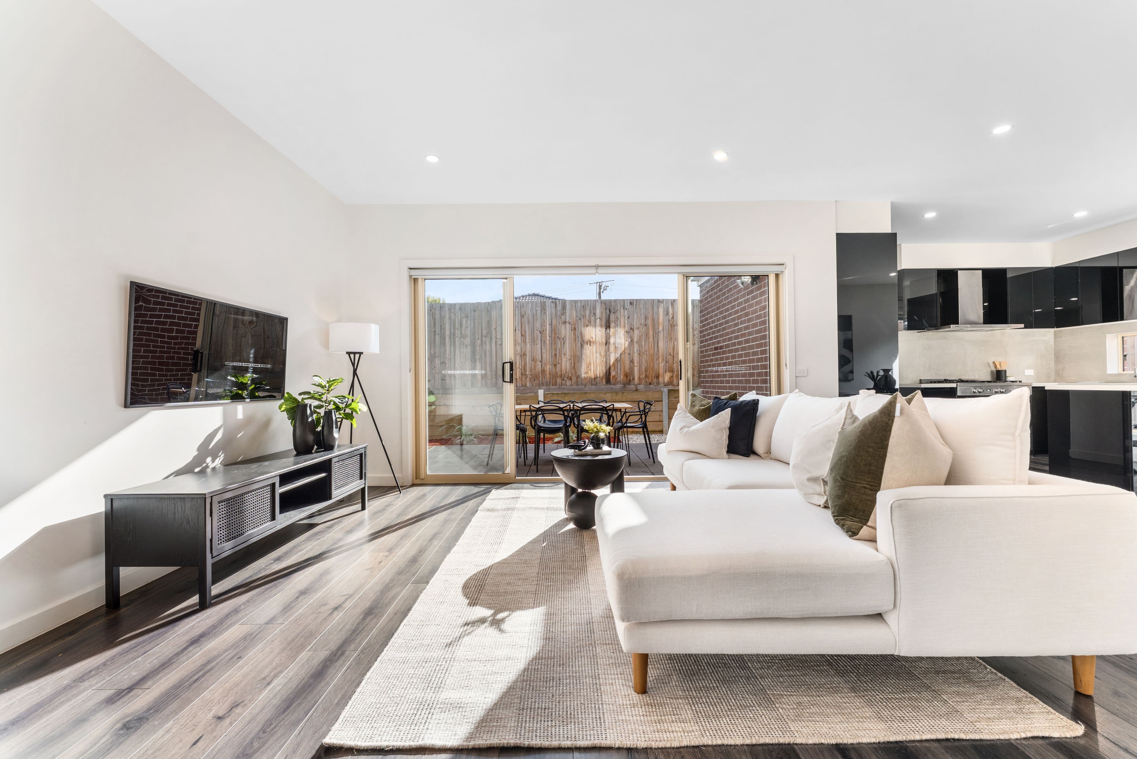 19 Hillview Crescent, Ferntree Gully VIC 3156, Ferntree Gully - Thumbnail 2