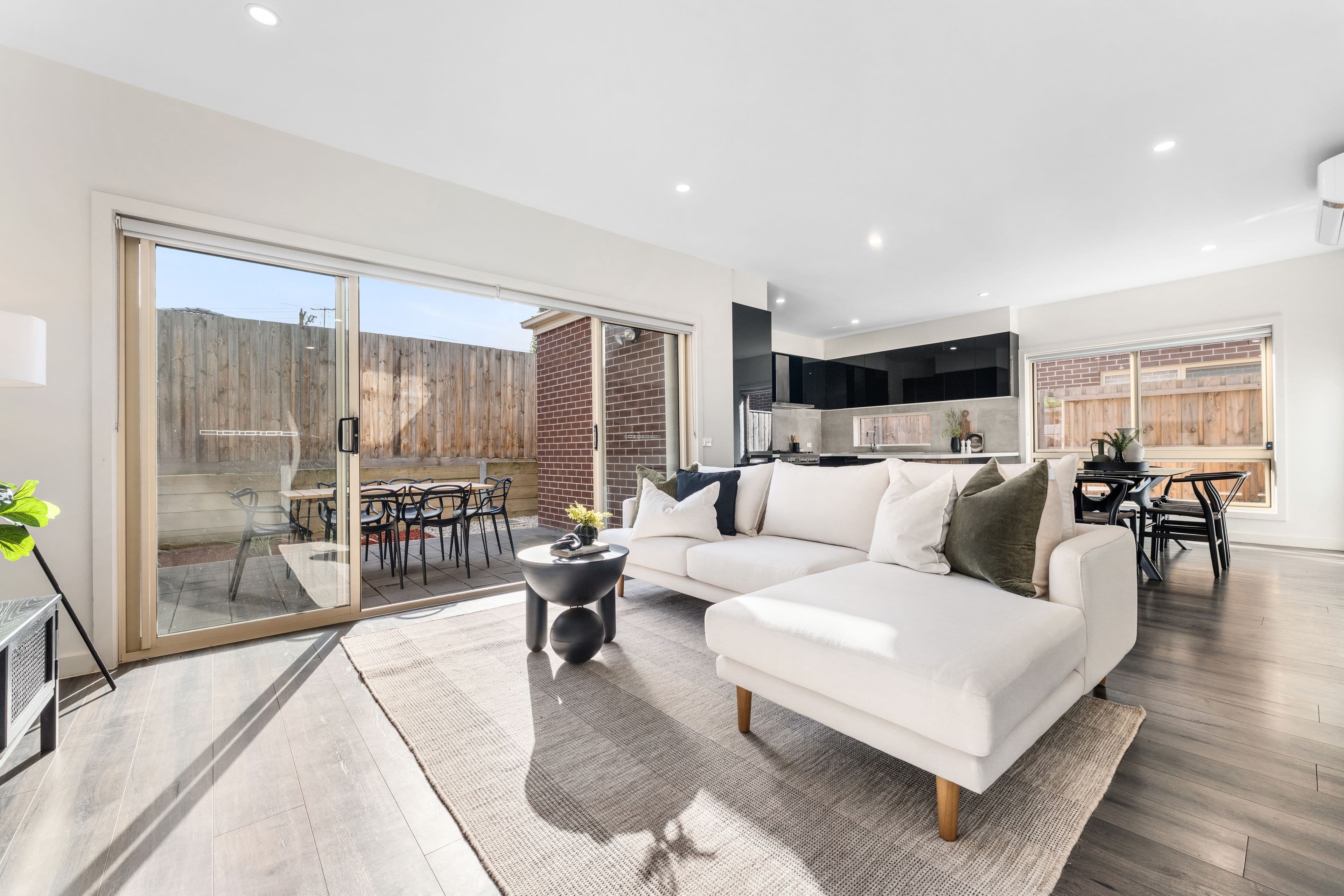 19 Hillview Crescent, Ferntree Gully VIC 3156, Ferntree Gully - Thumbnail 3