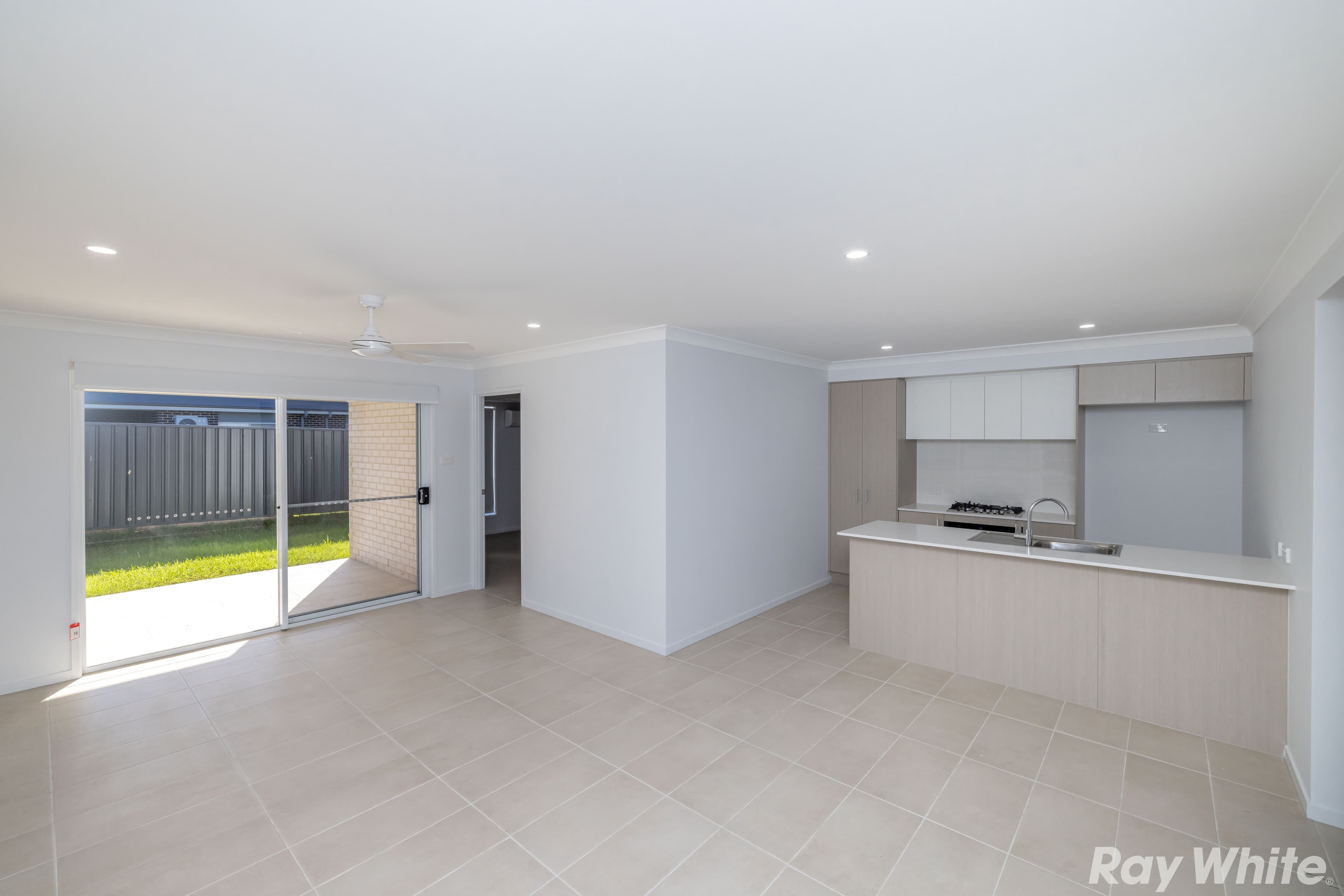 2/6 Riviera Street, Forster NSW 2428, Forster - Thumbnail 2