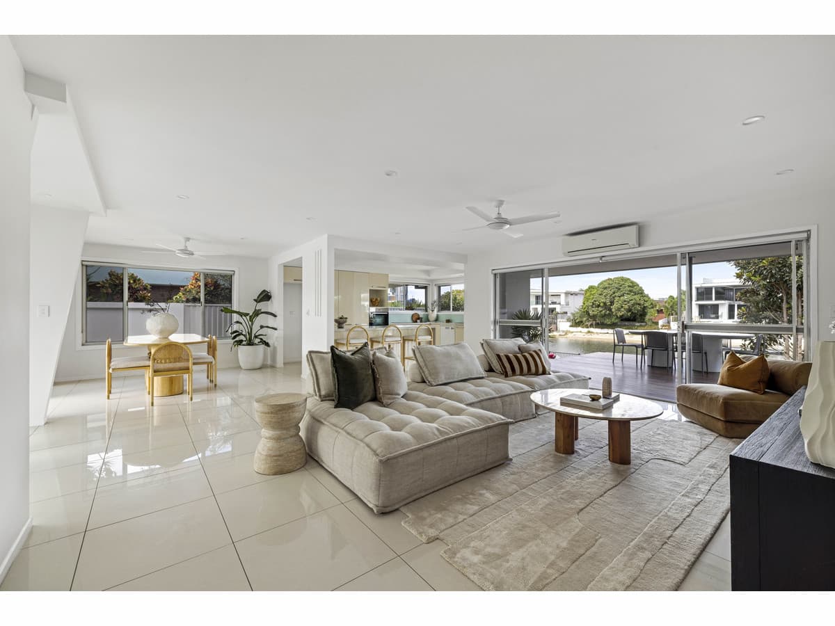 25 Beverley Crescent, Broadbeach Waters QLD 4218, Broadbeach Waters - Thumbnail 3