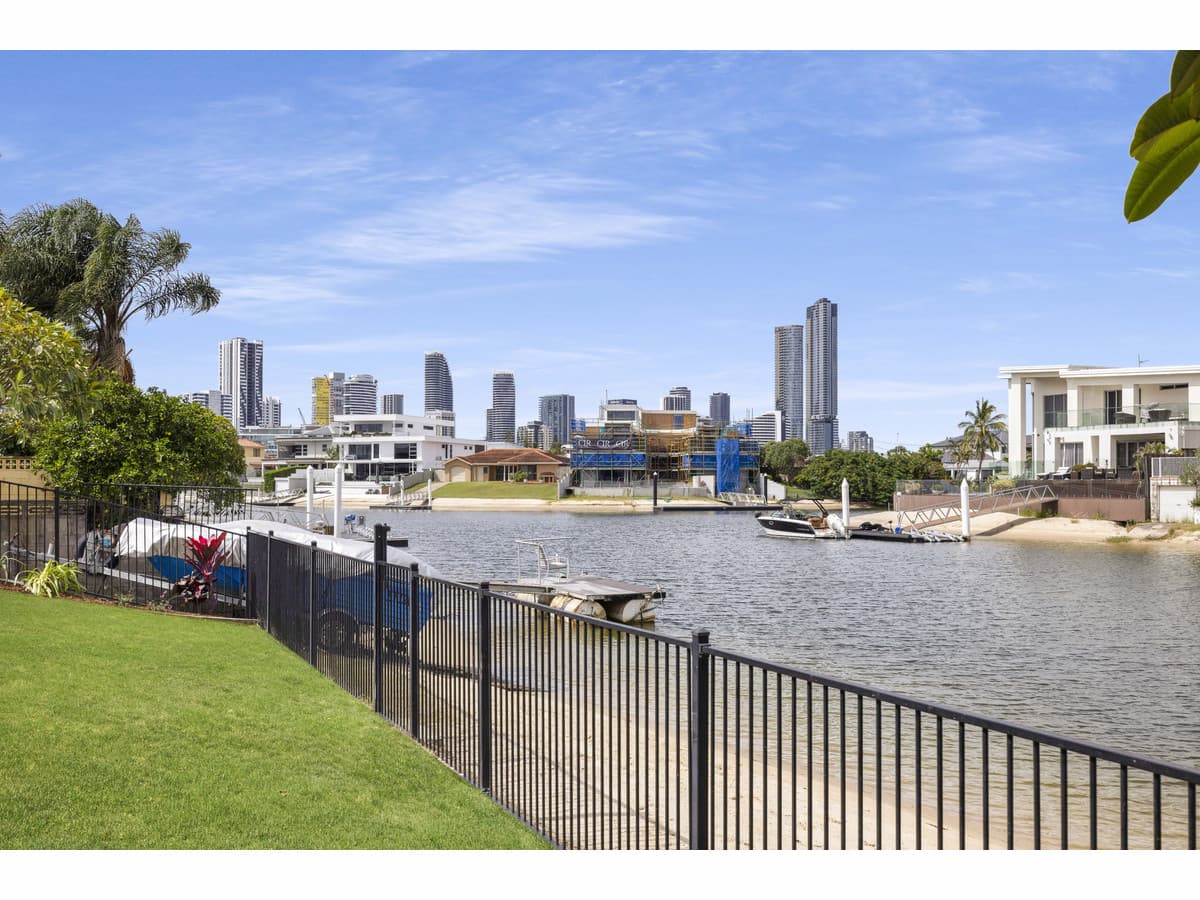 25 Beverley Crescent, Broadbeach Waters QLD 4218, Broadbeach Waters - Thumbnail 4