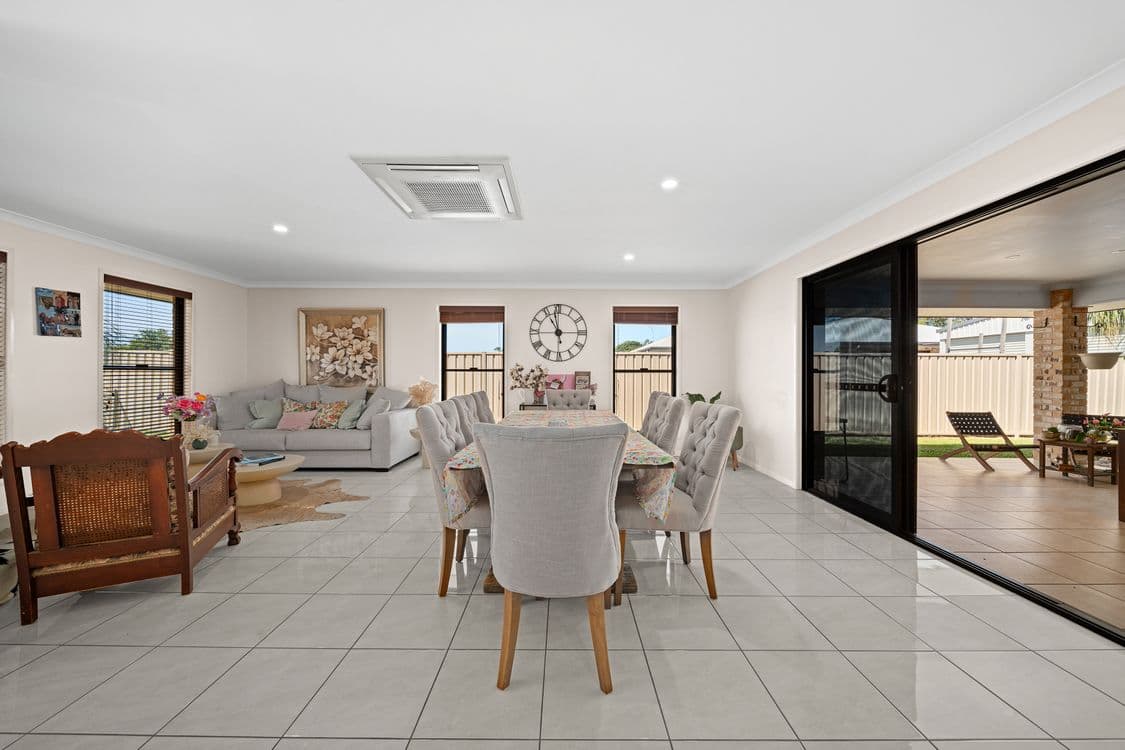 2 Chandon Court, EMERALD QLD 4720, Emerald - Thumbnail 4