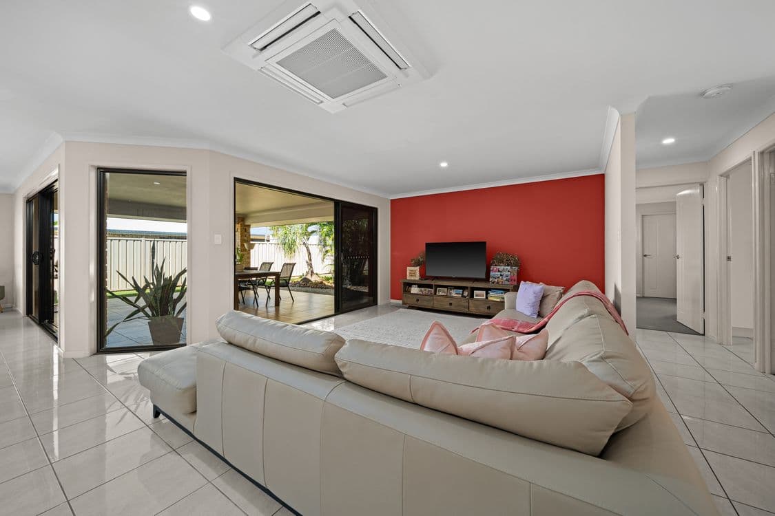 2 Chandon Court, EMERALD QLD 4720, Emerald - Thumbnail 7