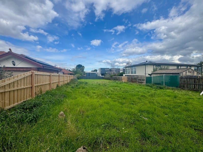 19 Cranwell Avenue, Strathmore - Image 1